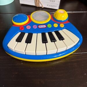 Little Tikes Pop Tunes Big Rocker Keyboard Play Along Lights Songs Sounds Piano
